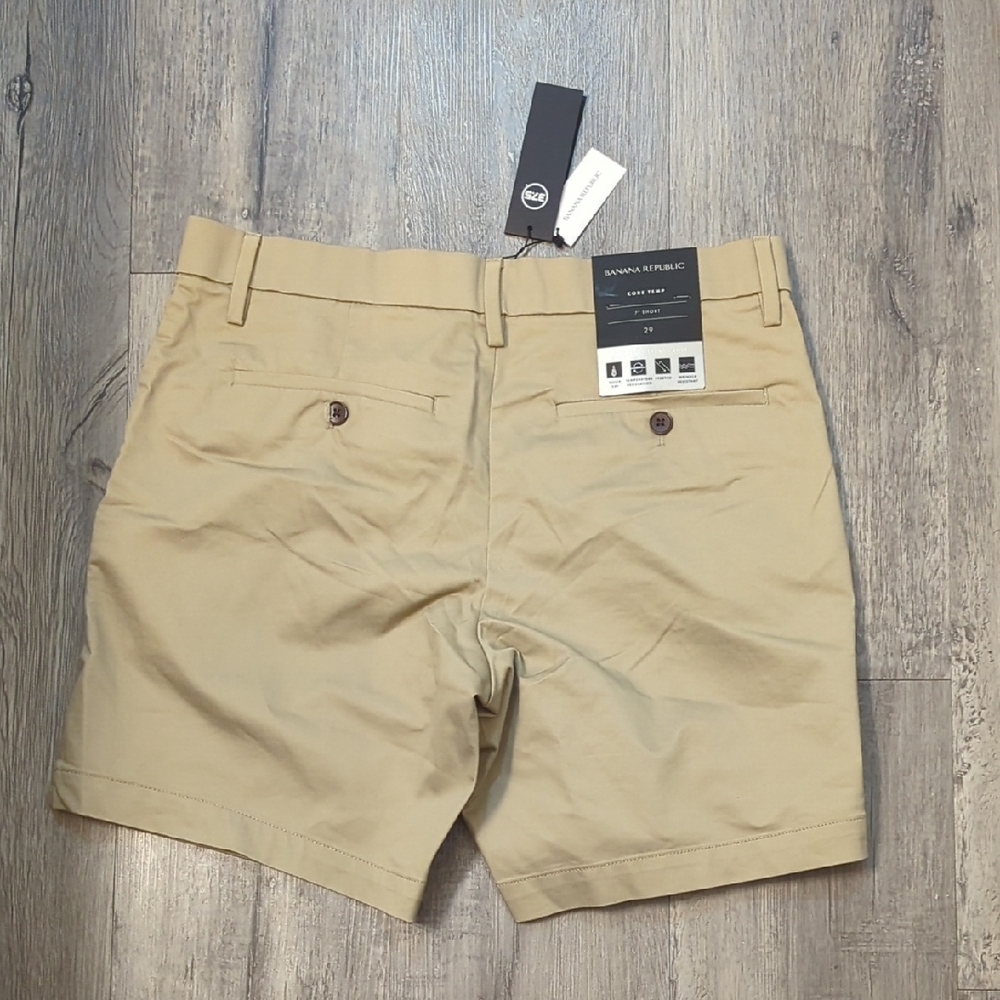 Banana Republic Men's Tan Shorts - Picture 3 of 4
